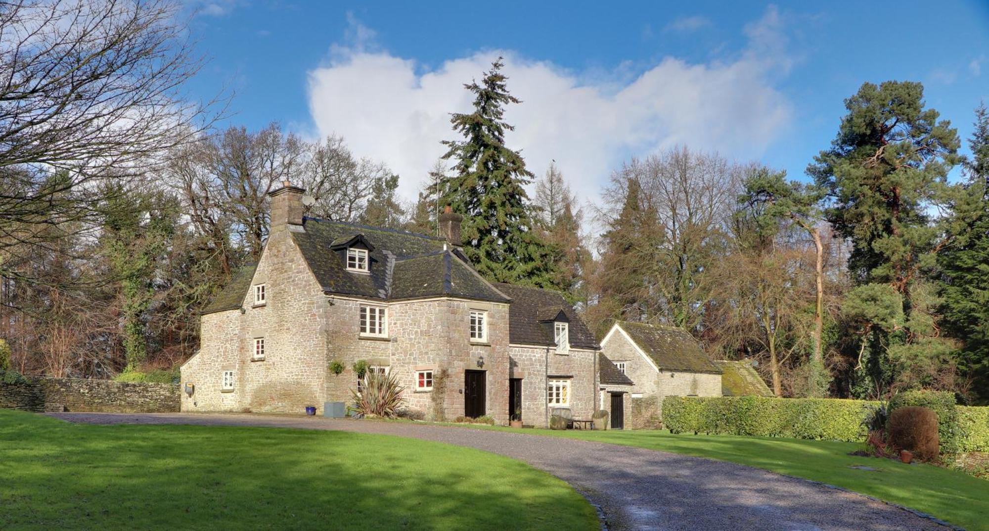 Danby Lodge Lydney Exterior photo